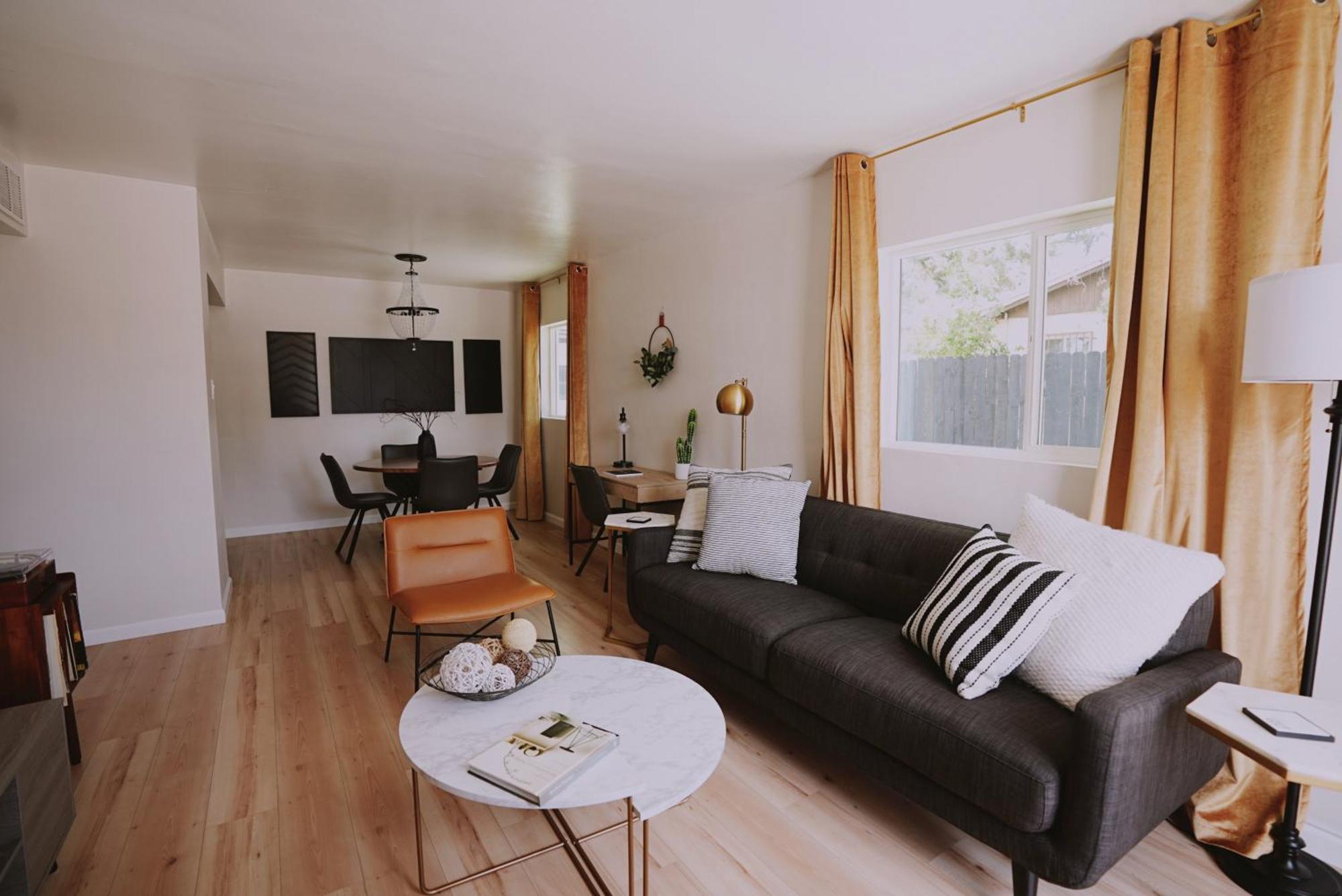 Centrally Located! Remodeled! Huge Backyard! The White House Albuquerque Exteriér fotografie
