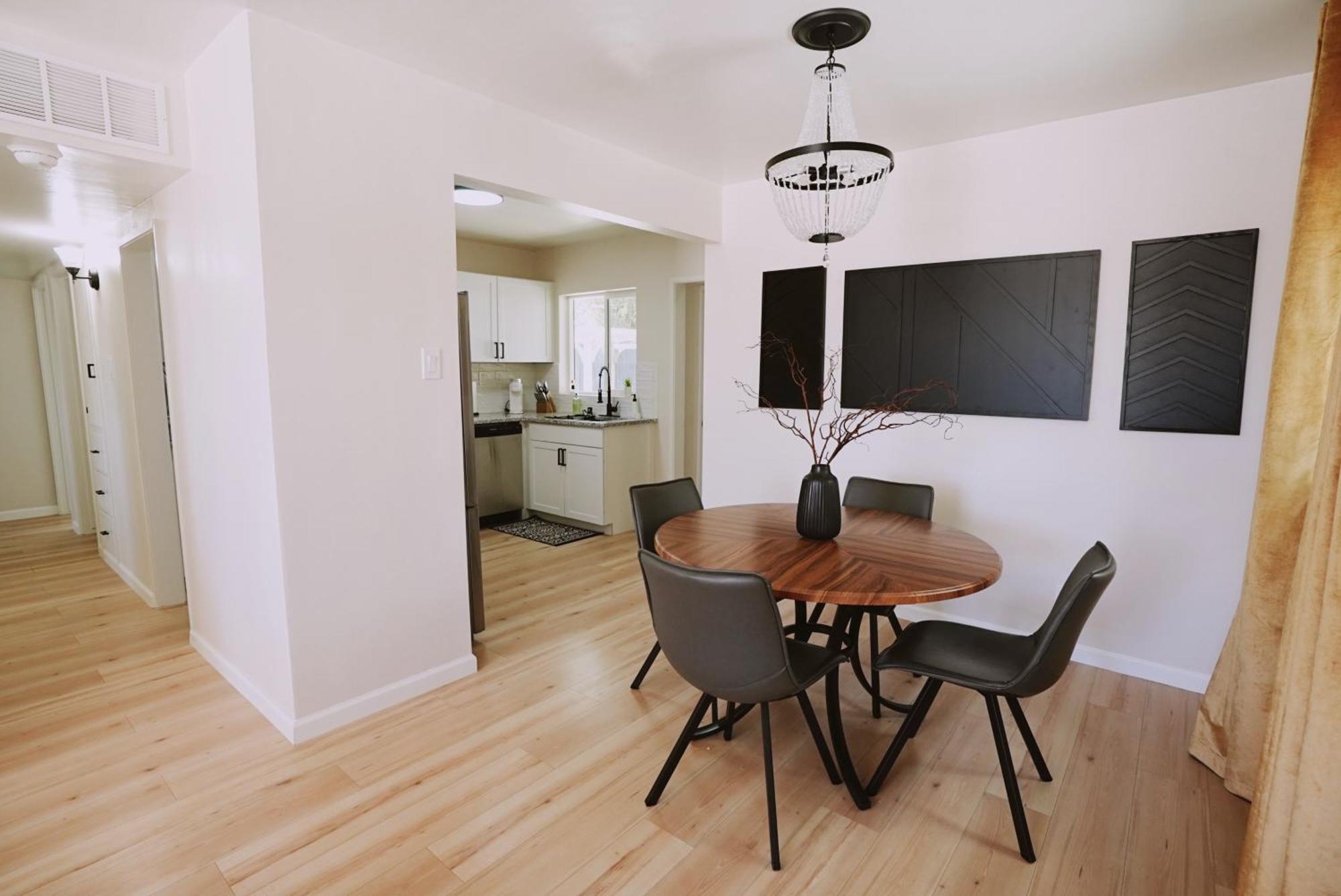 Centrally Located! Remodeled! Huge Backyard! The White House Albuquerque Exteriér fotografie