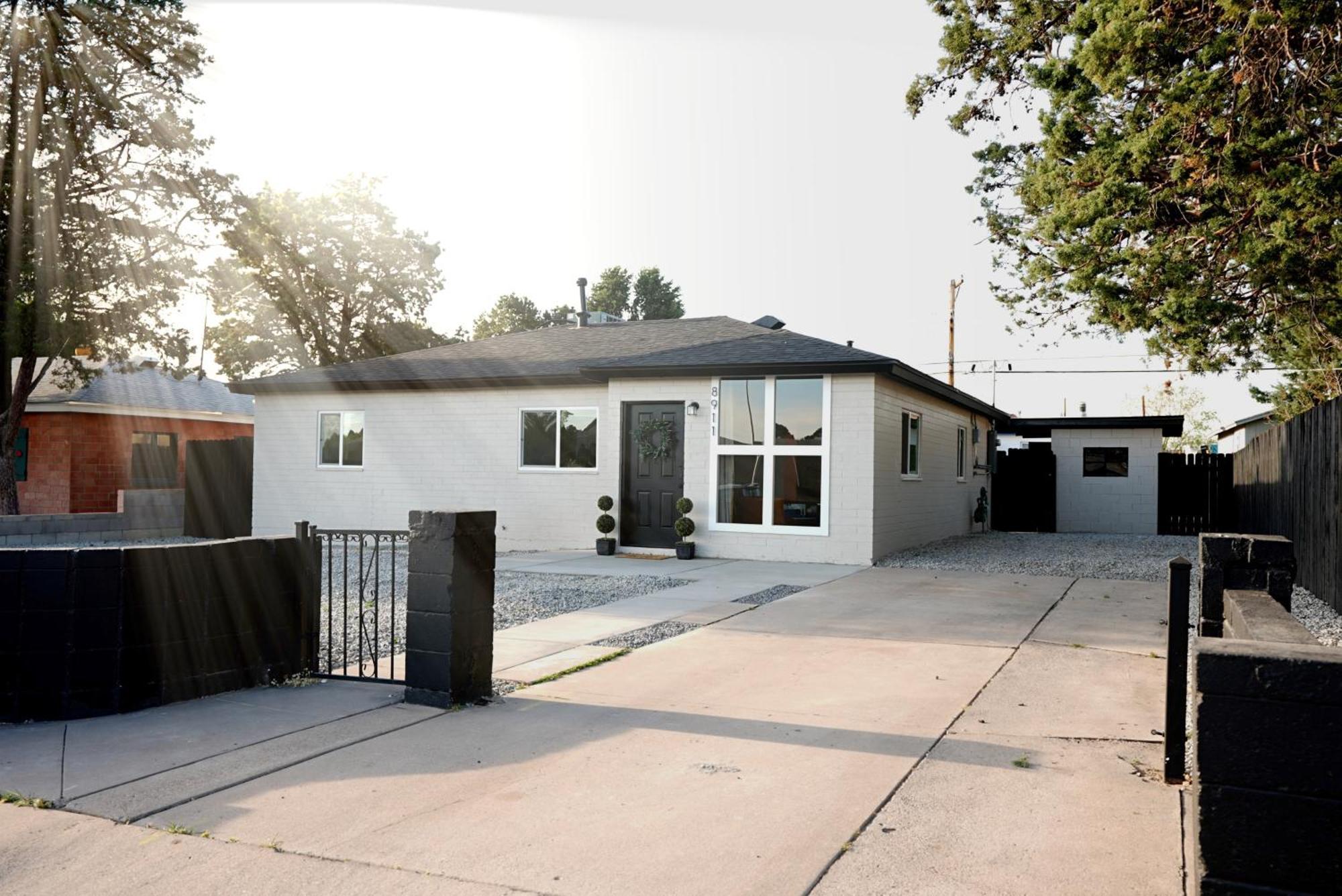 Centrally Located! Remodeled! Huge Backyard! The White House Albuquerque Exteriér fotografie